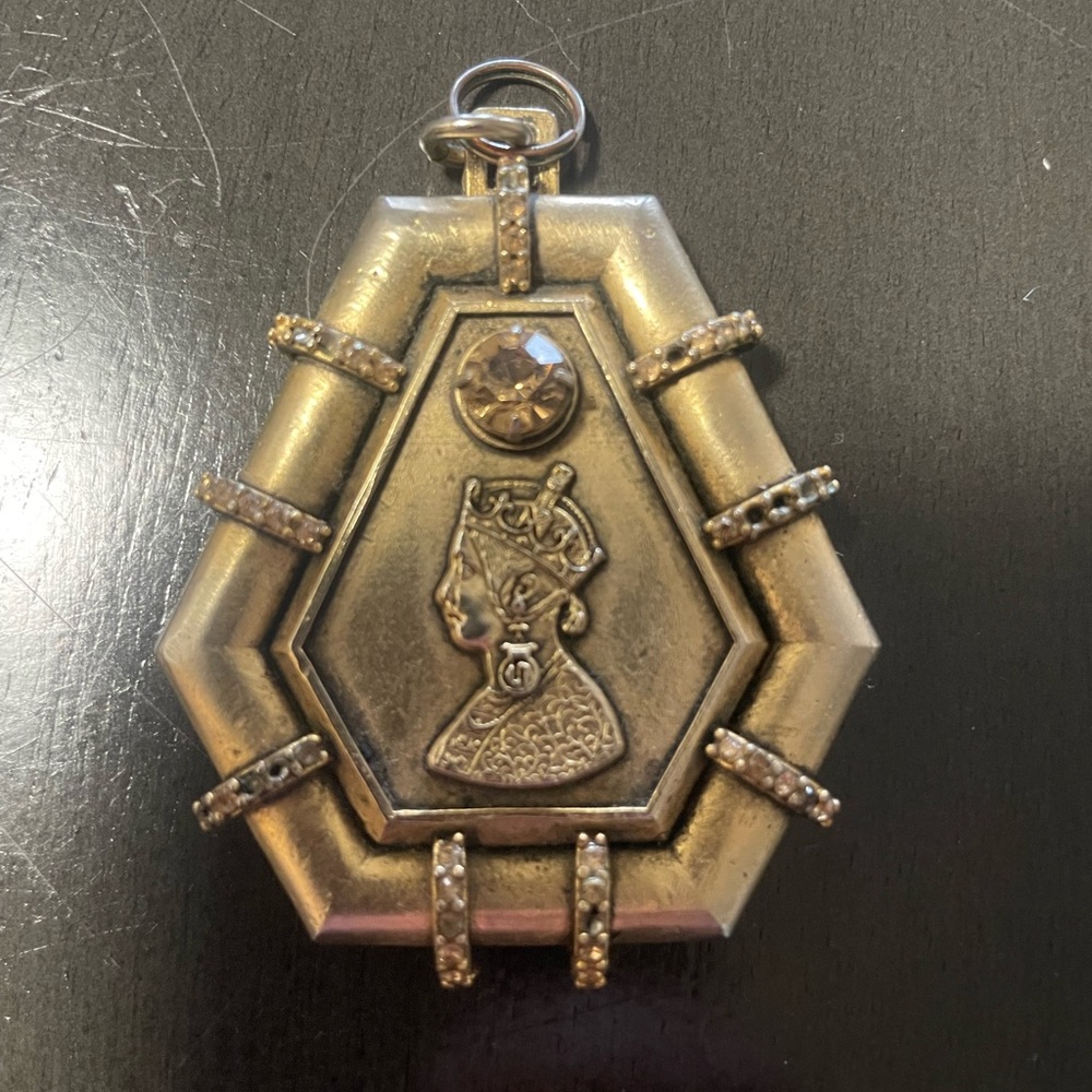 Dylanlex Queen Charm